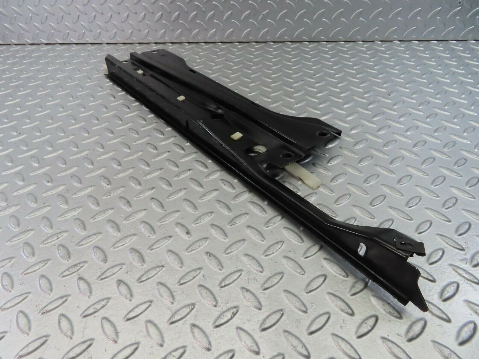 9313 Mercedes-Benz C124 300CE Coupe Rear Window Channel Support Right