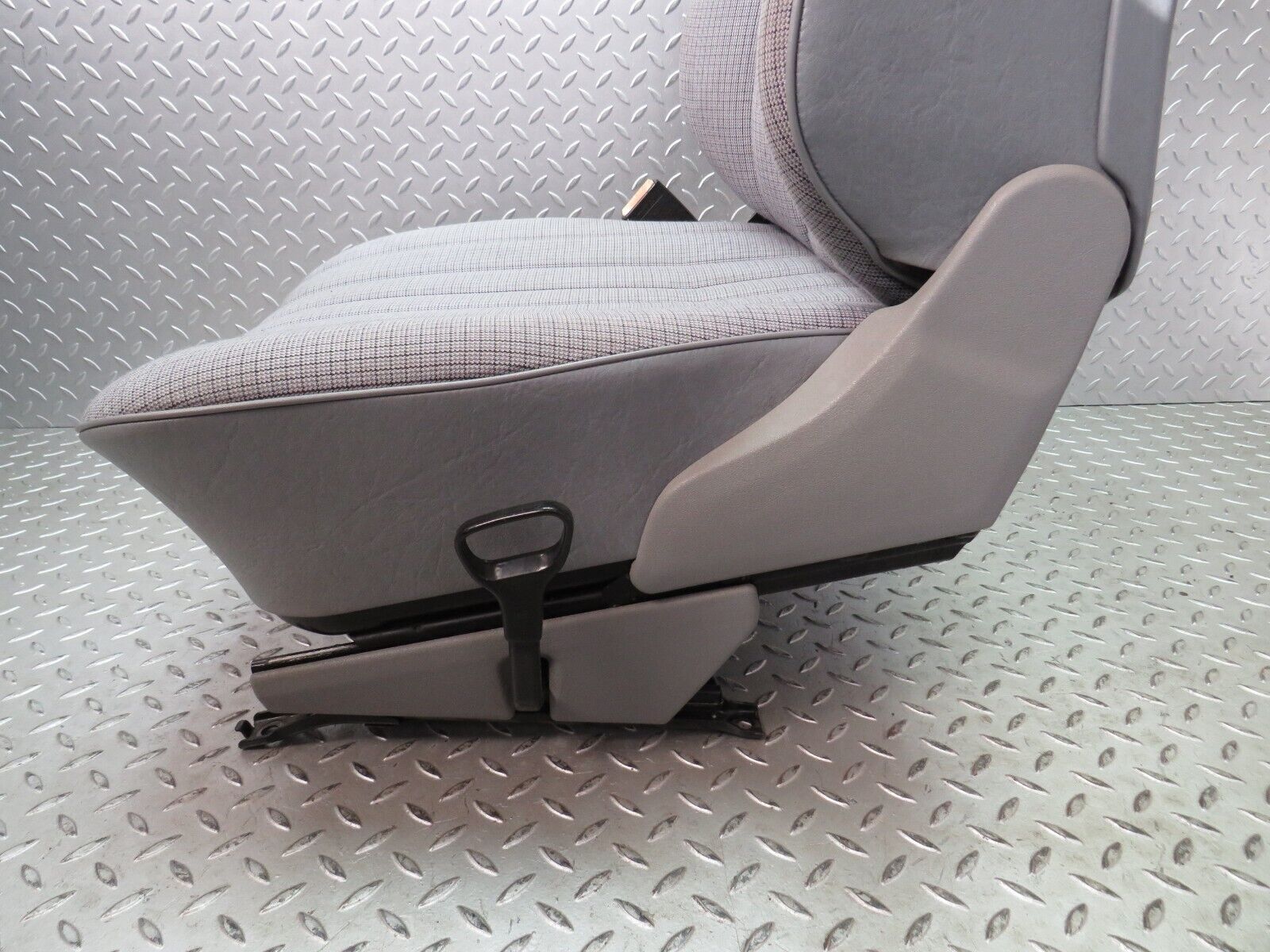 33705 Mercedes-Benz W201 190E 2.0L Front Left Passenger Seat Grey