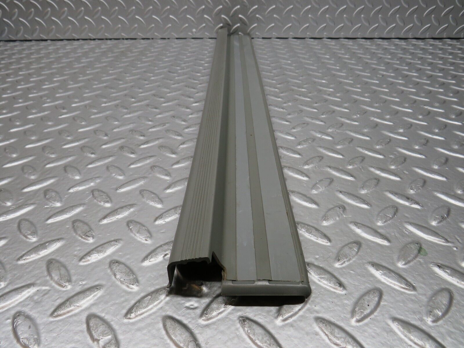 31207 Mercedes-Benz S124 220TE Wagon Front Left Door Sill Trim