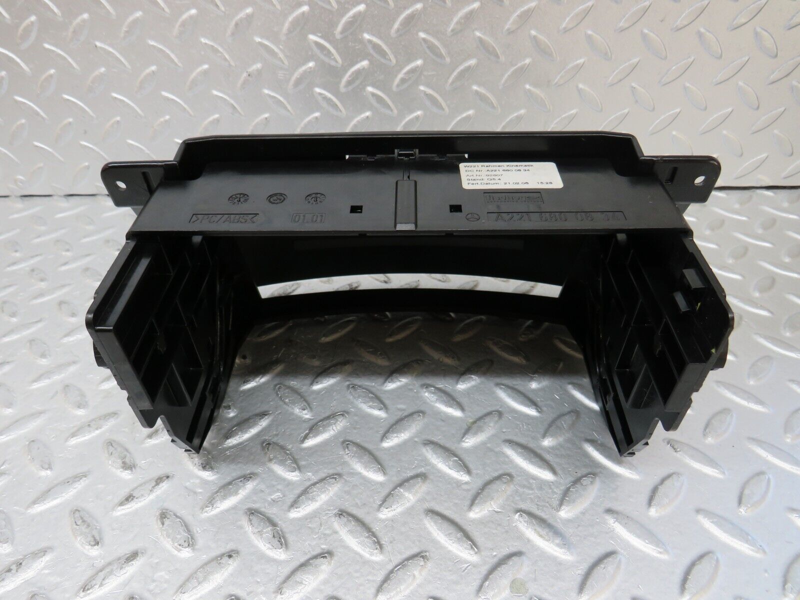 35194 Mercedes-Benz W221 Centre Console CD Player Cover 2216800834