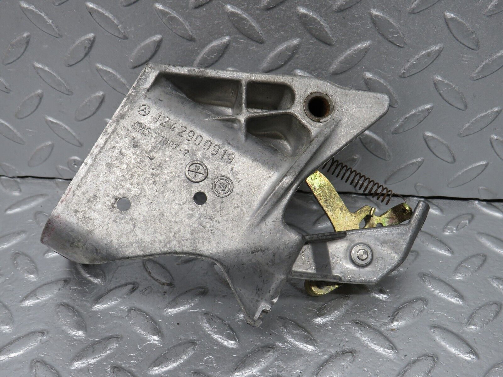 38764 Mercedes-Benz W201 190E 2.6L Brake Pedal Bracket 1242900919
