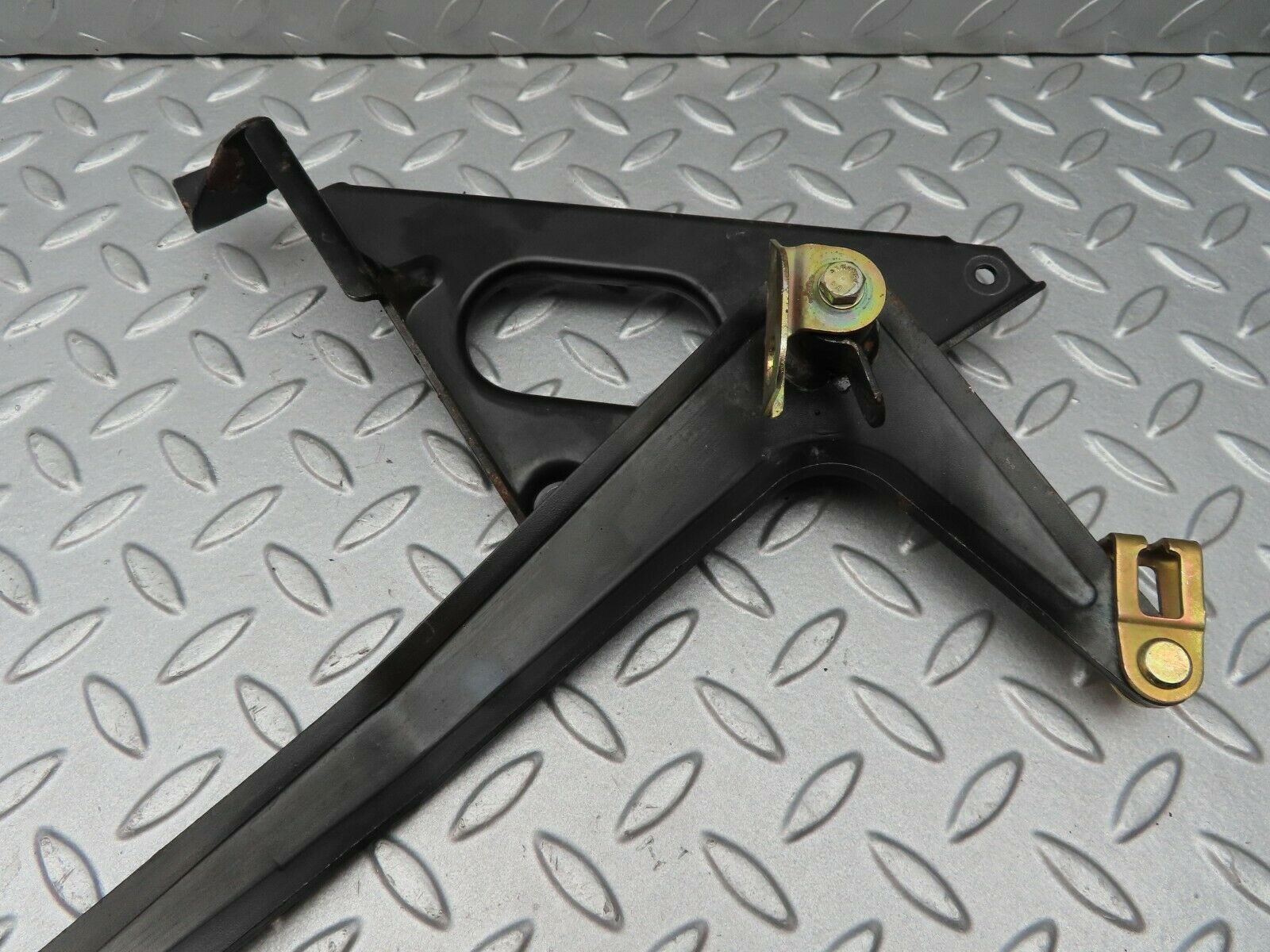 4290 Mercedes-Benz W123 230E Handbrake