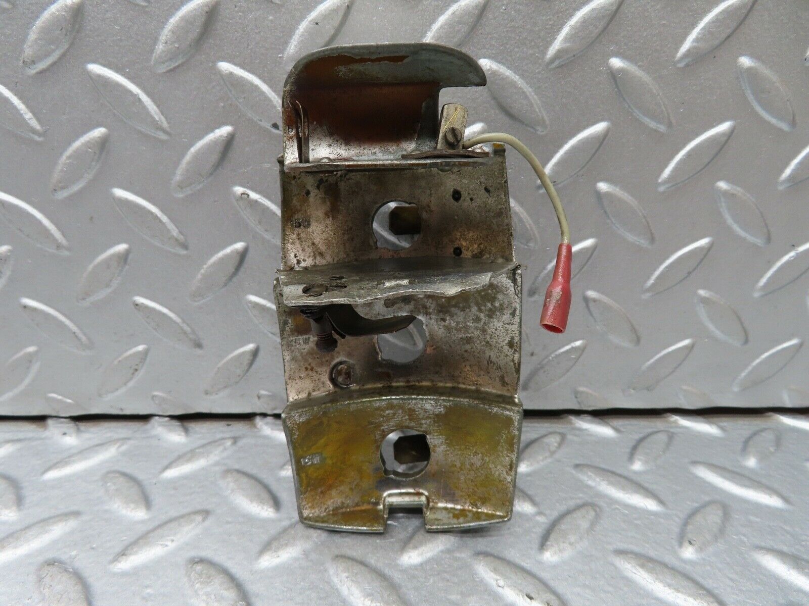 18936 Mercedes-Benz W121 190b Ponton Tail Light Bulb Holder