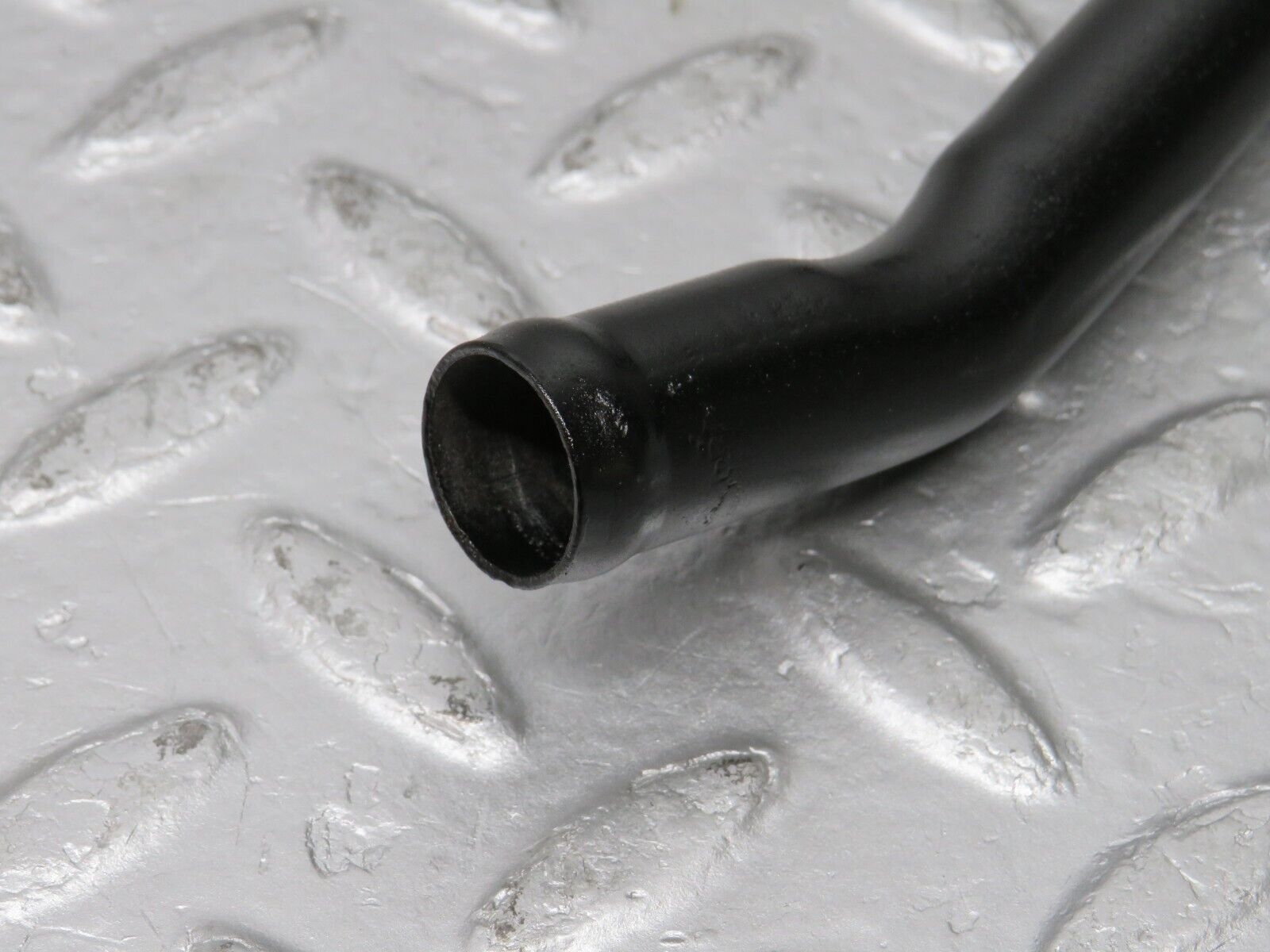 38153 Mercedes-Benz A124 320E Cabriolet Coolant Pipe