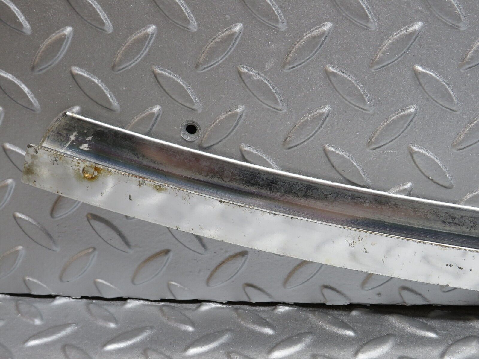 40200 Mercedes-Benz R107 Hardtop Under Windshield Chrome Trim