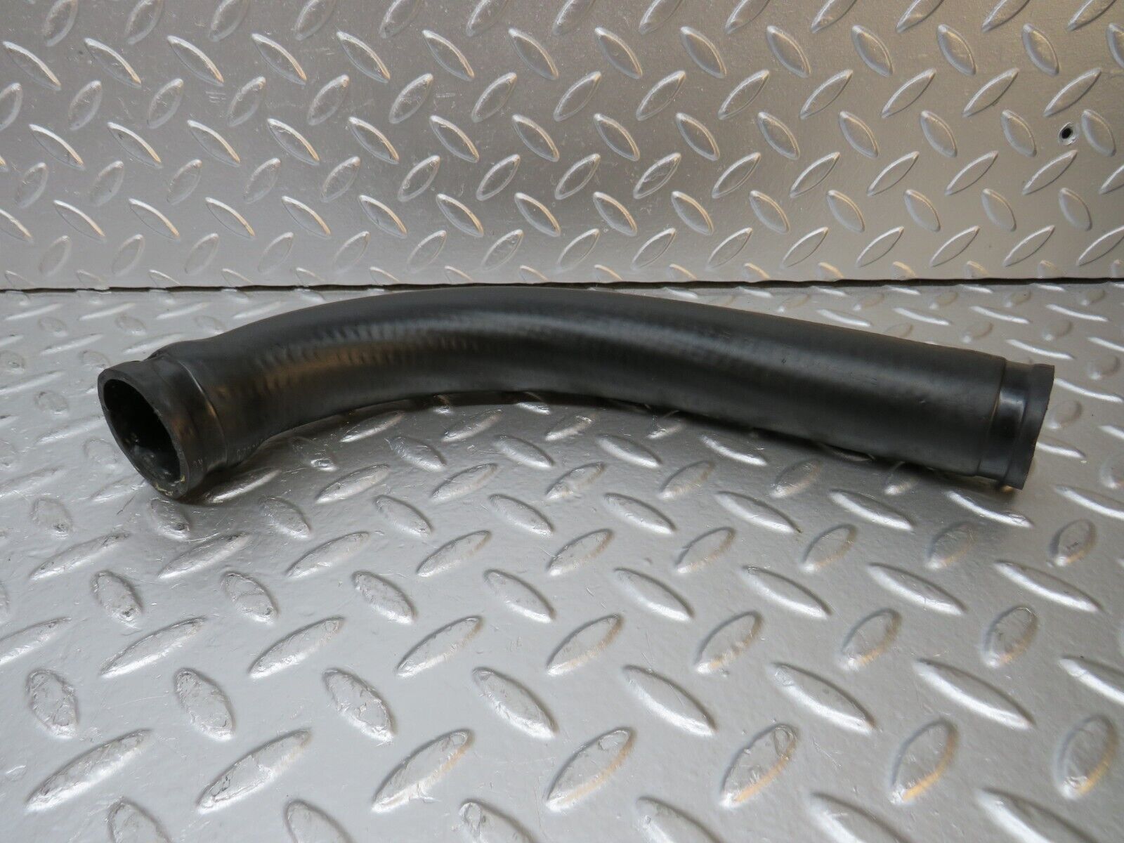 31212 Mercedes-Benz S124 220TE Wagon Radiator Hose 1245015882