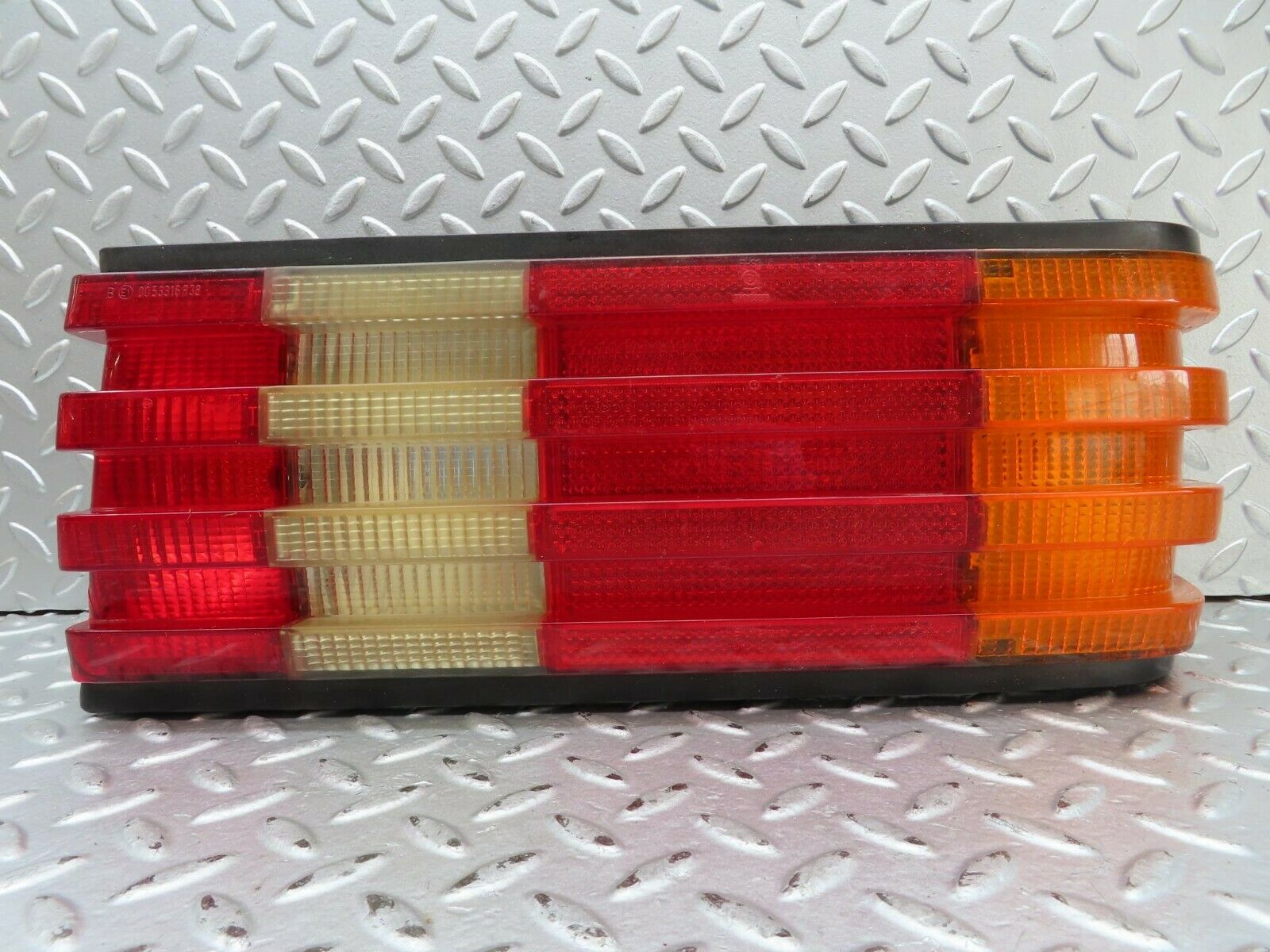 15658 Mercedes-Benz W126 Tail Light Right Side 22072