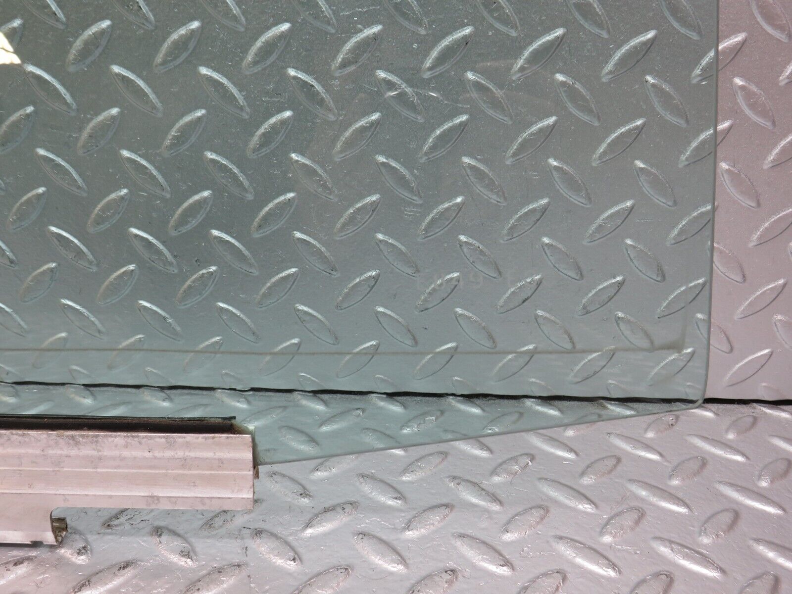 33831 Mercedes-Benz W201 190E 2.0L Rear Right Door Window Glass