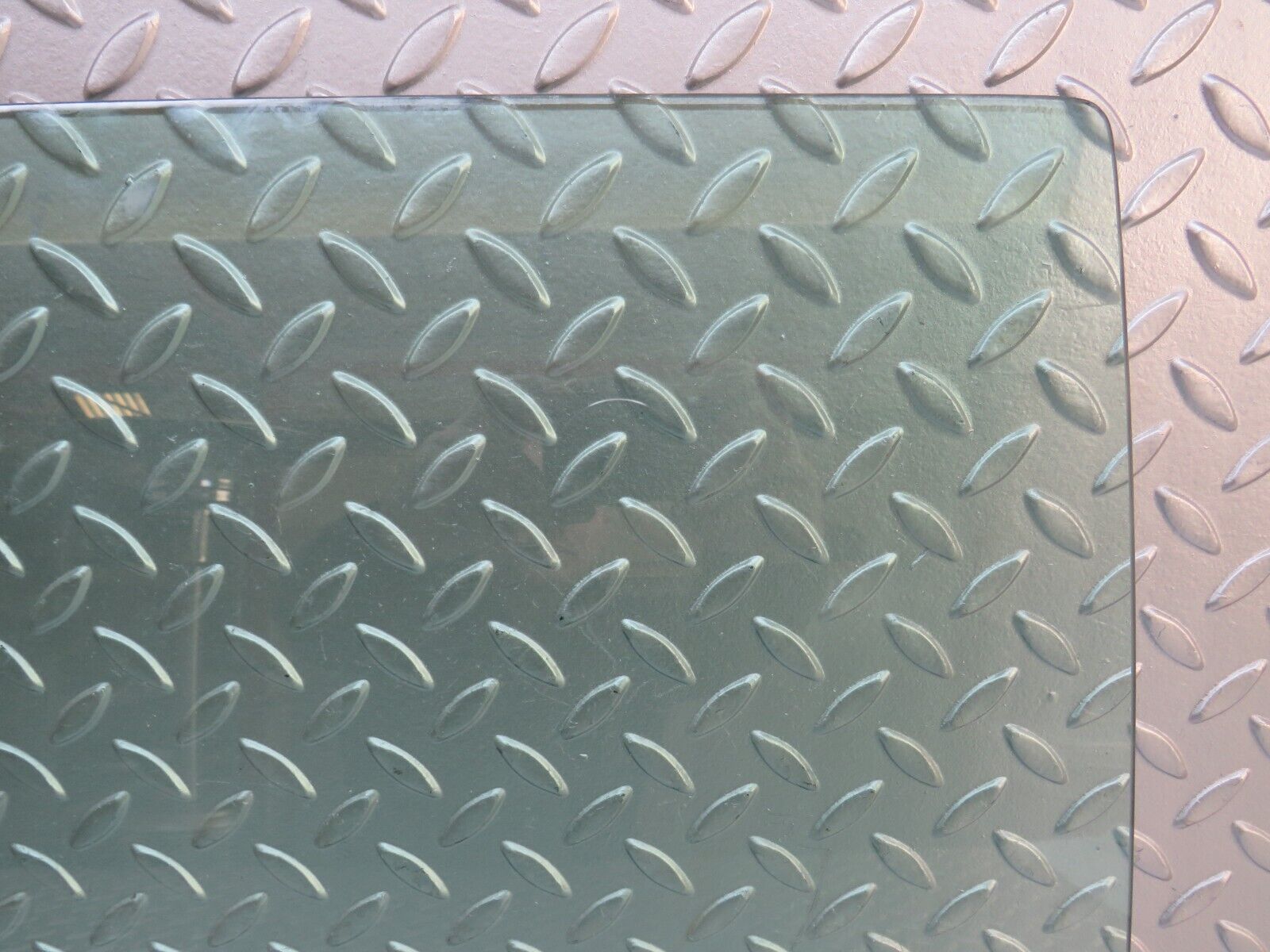 29260 Mercedes-Benz W124 230E Rear Right Door Window Glass