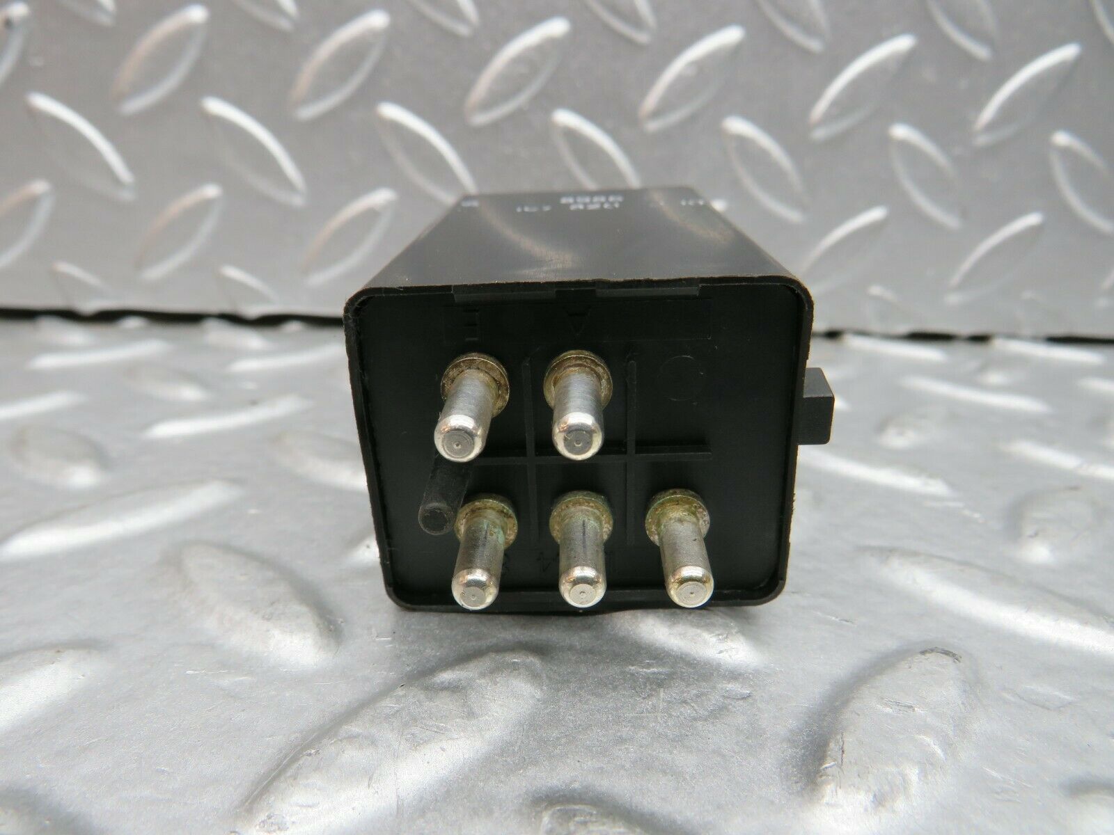 22252 Mercedes-Benz S123 280TE Wagon Rear Heated Window Relay 1078200010