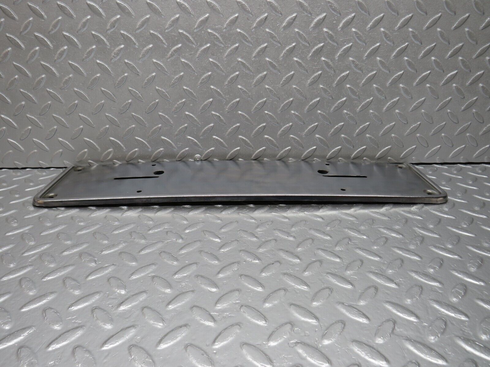 40662 Mercedes-Benz W123 300D Rear Chrome Number Plate Holder