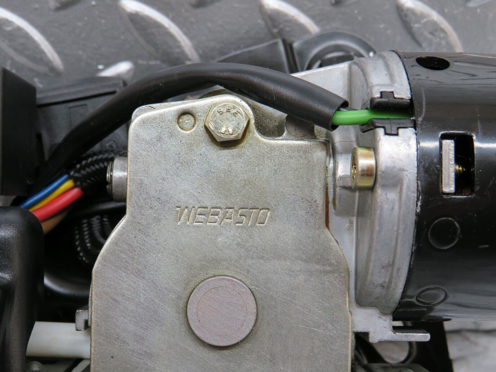 24981 Mercedes-Benz W140 S320 Sunroof Motor Bosch 1407800007