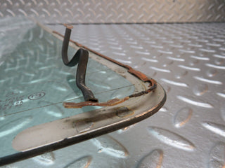 31424 Mercedes-Benz S124 220TE Wagon Tailgate Heated Windscreen