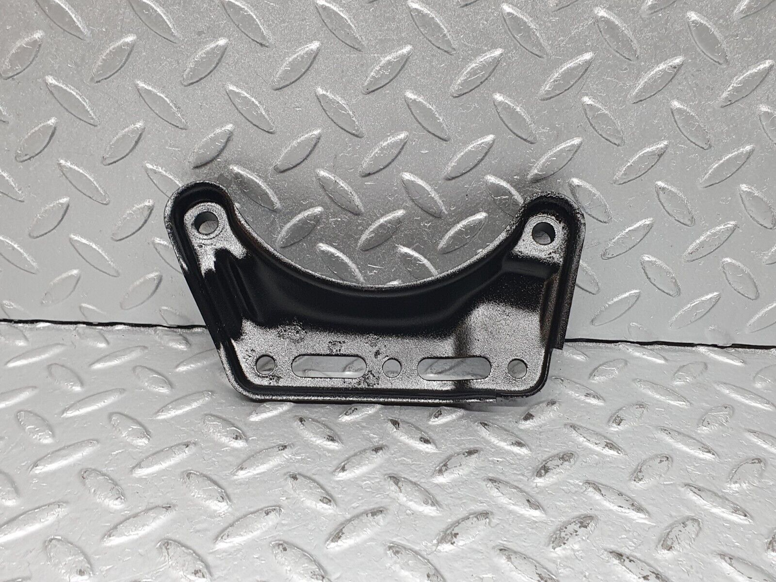 41151 Mercedes-Benz W126 300SE Air Conditioning Compressor Support Bracket