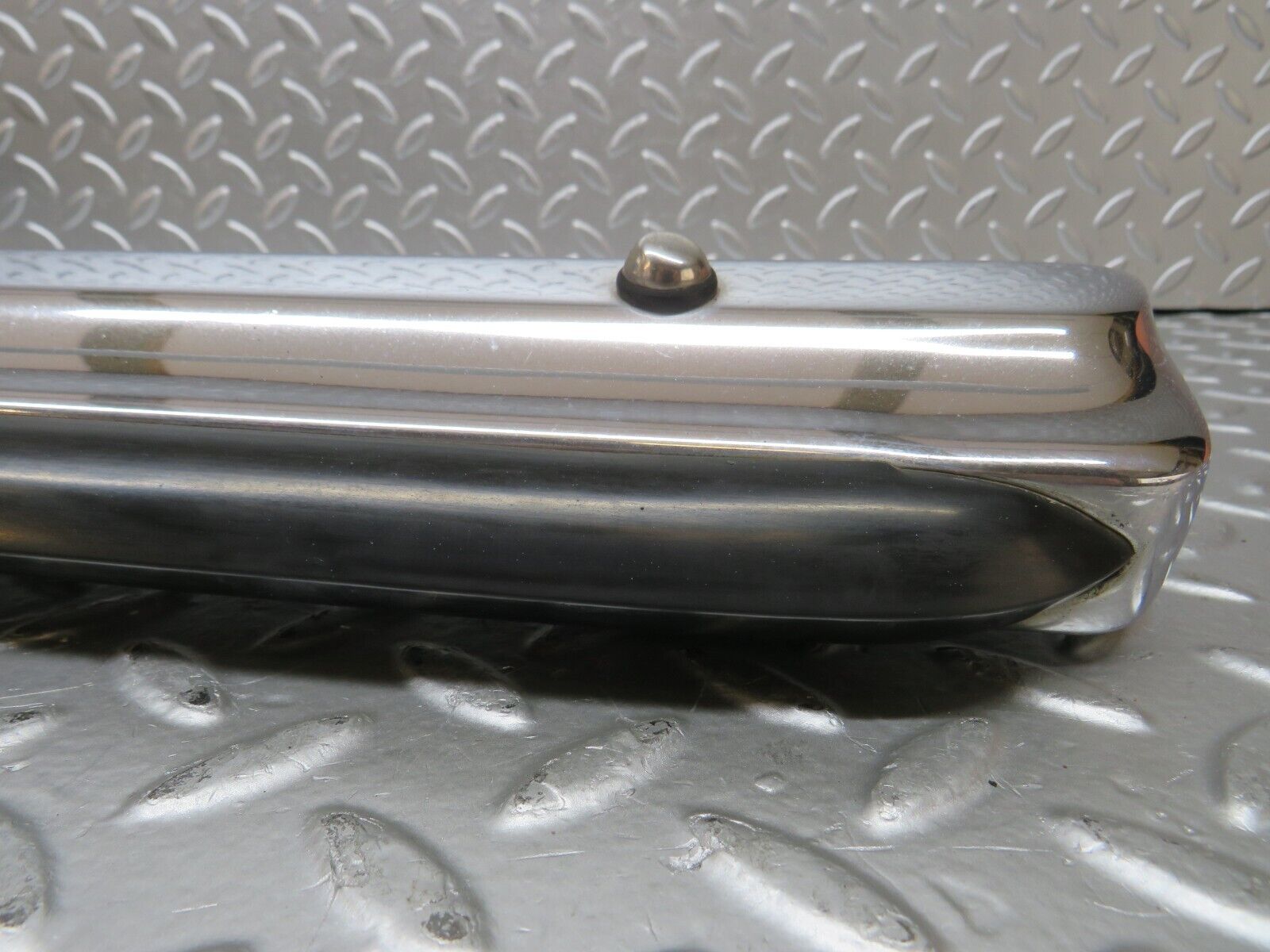 26362 Mercedes-Benz W116 450SE Front Right Upper Bumper Corner