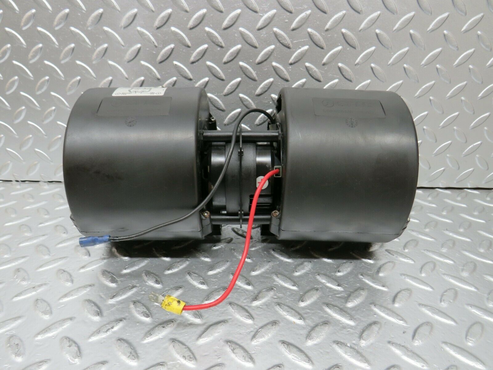 24336 Mercedes-Benz S124 220TE Wagon Heater Blower Motor With Housing 006-A45-22