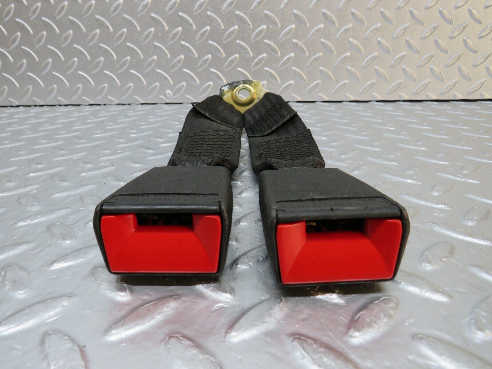 0601 Mercedes-Benz W123 230E Seat Belt Buckle Rear 1238607369