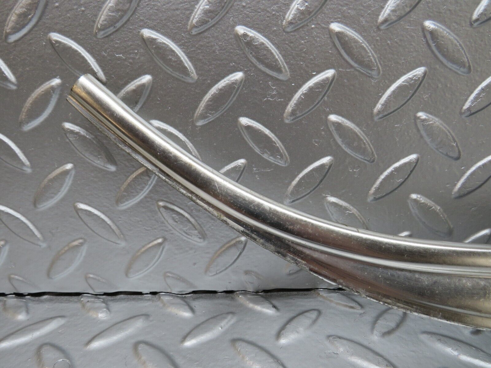 25588 Mercedes-Benz W123 200 C Pillar Exterior Chrome Trim Right Side