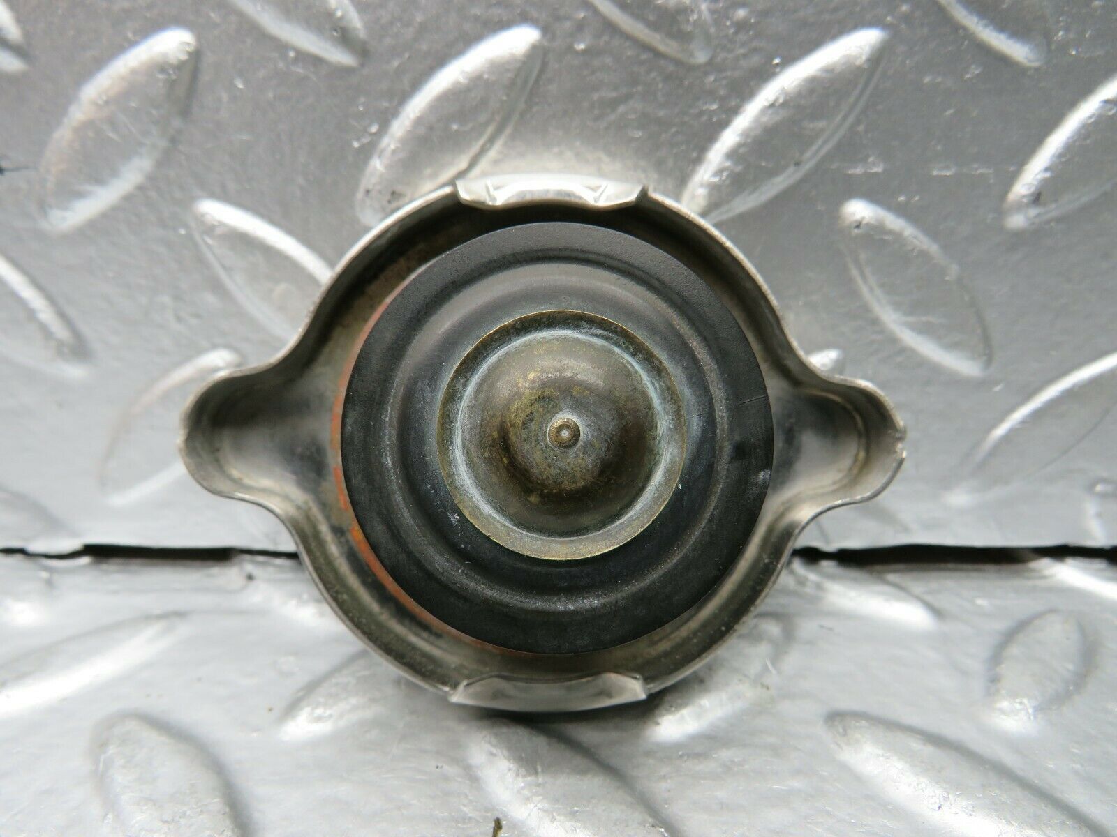 22953 Mercedes-Benz C123 230CE Coupe Radiator Cap 1235010015
