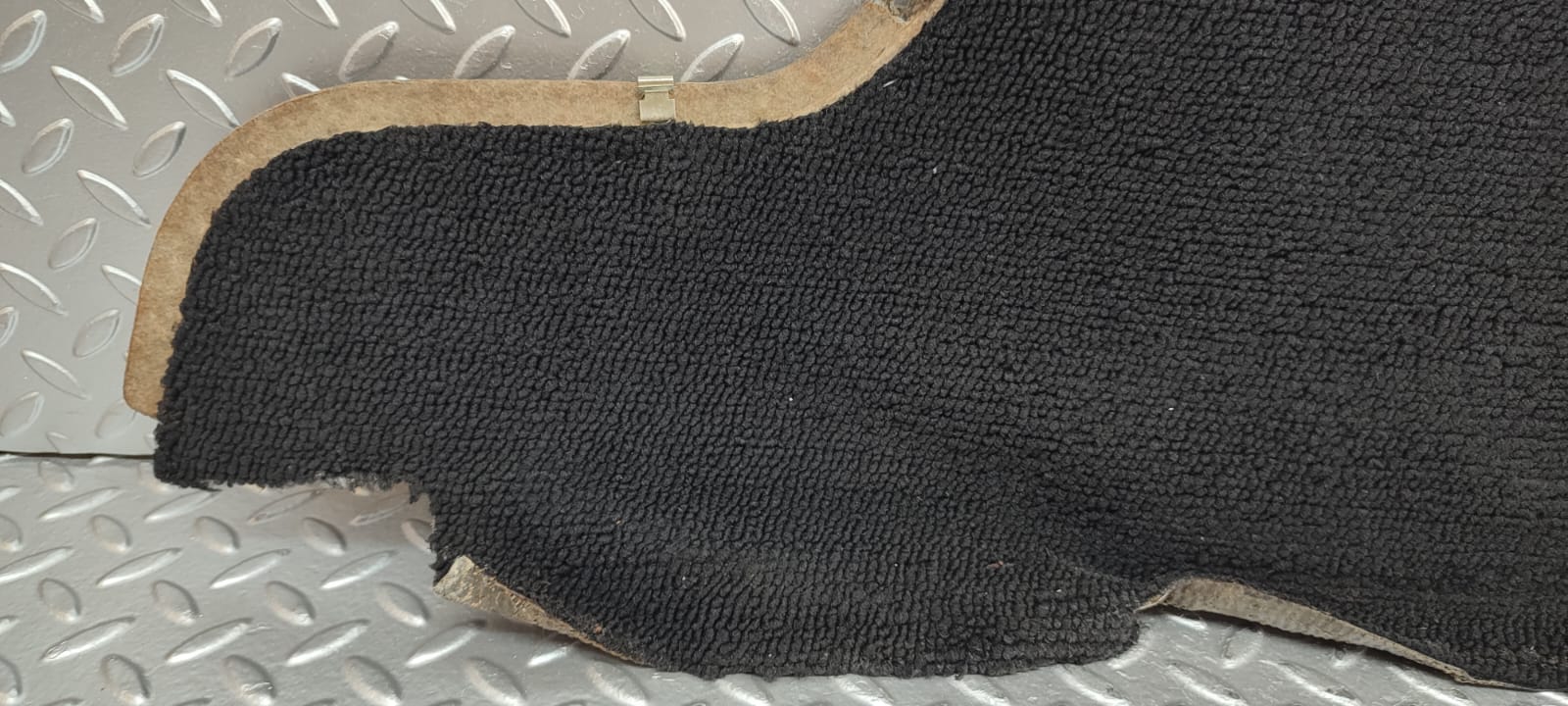 4056 Mercedes-Benz S123 200T Wagon Centre Console Carpet Right Black
