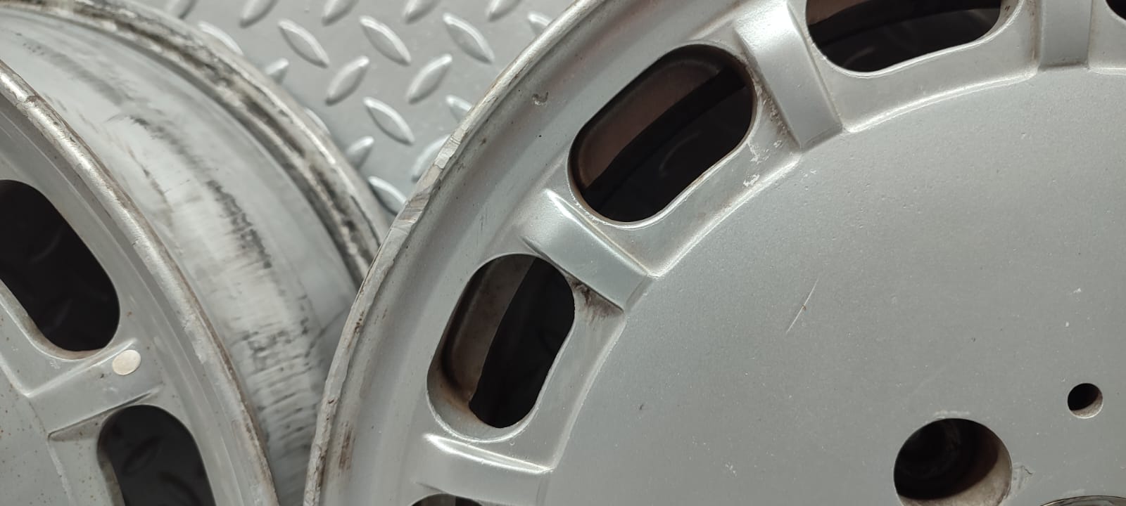 12097 Mercedes-Benz Alloy Wheel Set 6.5Jx15H2 ET49 1244001802