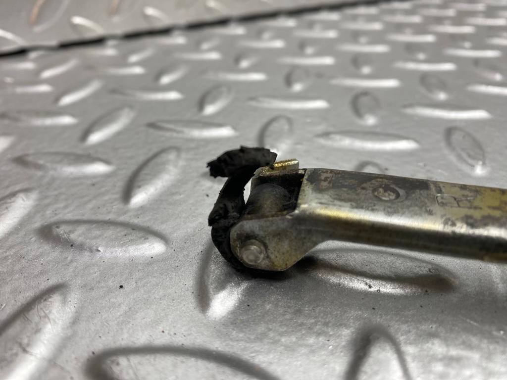 28468 Mercedes-Benz W123 240D Sunroof Manual Opener Mechanism