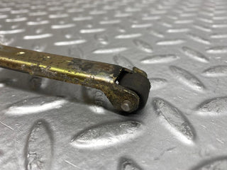 28468 Mercedes-Benz W123 240D Sunroof Manual Opener Mechanism