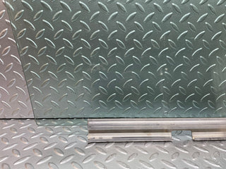 29198 Mercedes-Benz W124 230E Front Left Door Window Glass