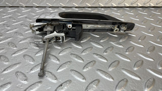 0539 Mercedes-Benz W123 230E Front Right Exterior Chrome Door Handle No Key