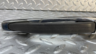0539 Mercedes-Benz W123 230E Front Right Exterior Chrome Door Handle No Key